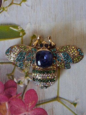 Aratta Bumble Bee Pin Brooch Blue Rhinestones NEW